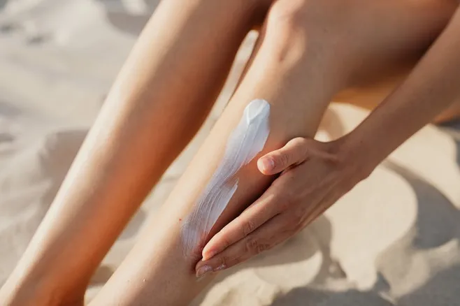 1. ¿Puedo aplicar la crema de aloe vera en cualquier tipo de piel?